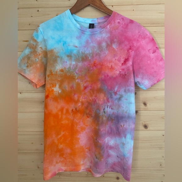 NEW Unisex GILDAN Small Ice Tie-Dye Soft Style Handmade Multi-Color T-Shirt - Picture 1 of 9